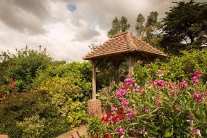 THE CLOCKHOUSE, ROuGHTON