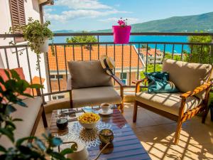 Cicciobello Lux Apartment Baošići with stunning sea view