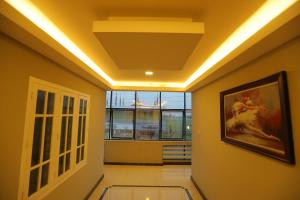 SAPPHIRE INN