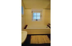 2 Bedroom Awesome Home In Surhuizum