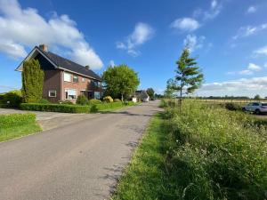 Huis bij het water in uitstekend fiets-, vis- en vaargebied