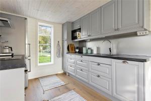 Fully equipped cottage near the sea