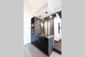 Appartements Appartement-jacuzzi / love room a 800m du centre : photos des chambres