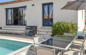 Maisons de vacances Stunning Home In Beaulieu With 3 Bedrooms, Outdoor Swimming Pool And Swimming Pool : photos des chambres