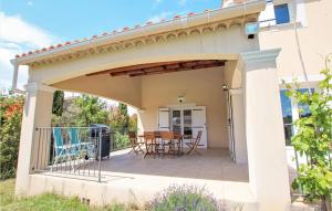 Maisons de vacances Lovely Home In Aubignan : photos des chambres