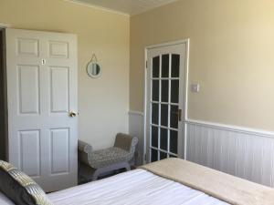 Double Room with Sea View room in Aran Lodge
