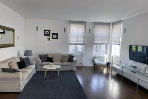 Luxusný 118m2 Apartmán s Krbom v Centre Nitry