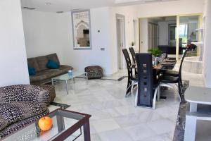 Puerto Banus Luxury Beachfront Apartment D