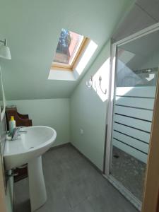 Maisons de vacances Gite Saint Ludan : photos des chambres