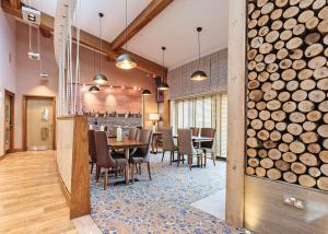 Woodside Bay Lodge Retreat