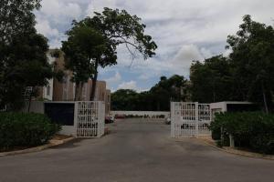 Residencial con seguridad y áreas recreativas.