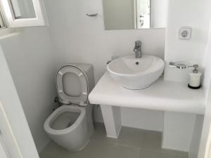 Rineia Complex by Live&Travel