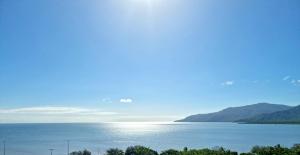 Cairns Ocean View Apartment