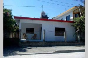 CASA CON TODO LOS SERVICIOS Y 2 RECAMARAS CLIMATIZADAS CON 2 CAMAS CADA UNO PARA 8 PERSONAs