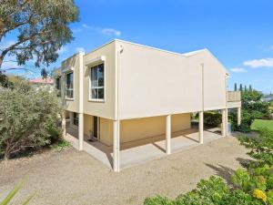 22 Broadbeach Drive