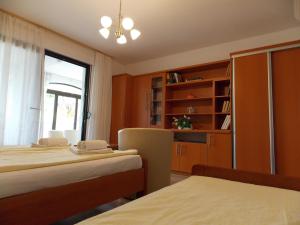Apartments Ćutić