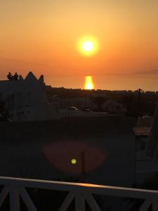 Double Room with Balcony-Aphrodite room in Red Stone Villa