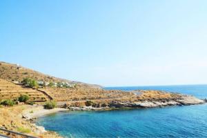 Sunset Villa with swimming pool at Tzia