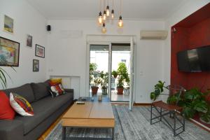 Athens Stylish top floor apartment Syntagma metro - Hotel 4 stelle a Atene