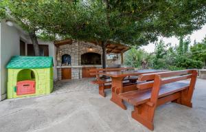 Apartments Ljubica Banjol