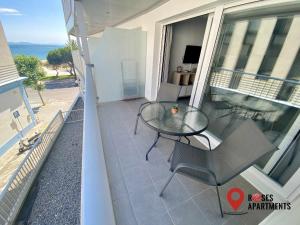 Roses Apartments Tropical Loft vista mar lateral - 3hvězdičkové hotely ve městě Roses