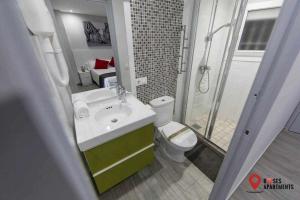 Roses Apartments Red Loft vista mar lateral