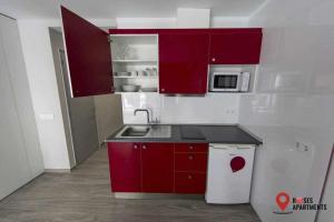 Roses Apartments Red Loft vista mar lateral