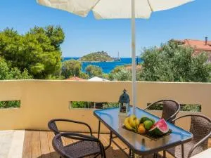 Armiriki Home with sea views, 50m from St Nikolaos Port - Korithion