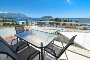 Apartment with Sea View room in Apartments Menuet