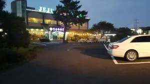 Jeju Feel House - Tonggimnyŏng-ni