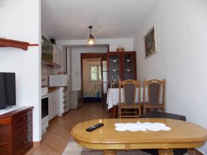 Apartment in Malinska with Terrace, WIFI, Washing machine (4690-4)