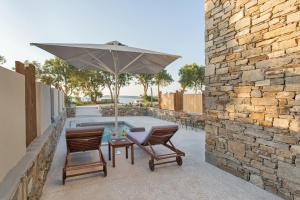 Double Suite with Private Pool or Hot Tub room in Paros Comfy Suites