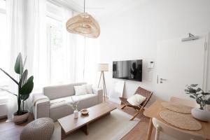 Apartment room in Luxembourgish Mansion - Lofty Artistic 1BR Apartment