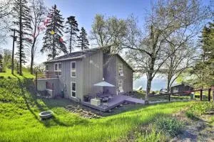 Hilltop Green Lake Home Dock, Kayaks, Views! - Cambridge