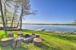 Hilltop Green Lake Home Dock, Kayaks, Views!