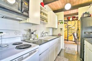 Hilltop Green Lake Home Dock, Kayaks, Views!