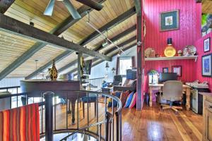 Hilltop Green Lake Home Dock, Kayaks, Views!