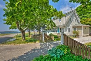 Common Fence Point Cottage with Ocean Views! - Booth Corner