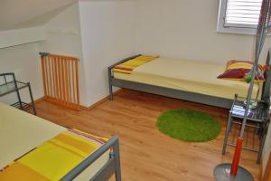 Apartment in Privlaka with Terrace, Air conditioning, WIFI, Washing machine (4839-2)