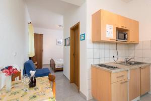 Studio apartment in Orebic with terrace, air conditioning, WiFi (4934-2)