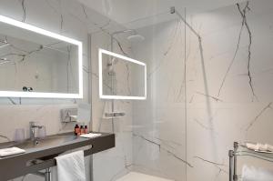 Hotels Le Manoir Les Minimes : photos des chambres