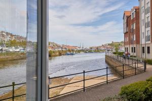 Host & Stay - Freshwater View