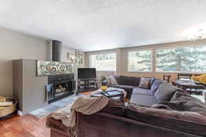 Two-Bedroom Apartment room in Pitkin Creek Park 7