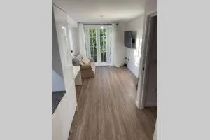 Croydon Gem Apartment - Fast train to the centre and free parking - 珀利