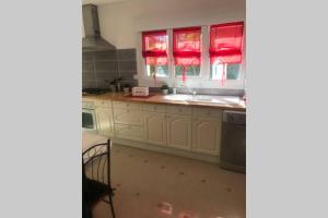 Maisons de vacances Villa Lilly 2 piscine et jardin prive 8 chambres : photos des chambres