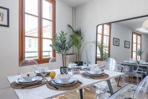 FEEL HOME - ALPHONSE KARR