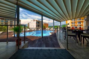 хотел Свети Николай Приморско