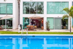 Condo Terra 13 by Kivoya