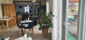 Hotels Hotel restaurant du Commerce : photos des chambres