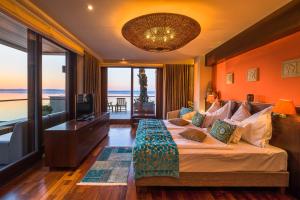 Deluxe Corner Room with Balcony and Spectacular Lake View room in Mala Garden Design Hotel